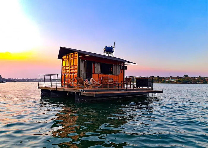 House Boat \