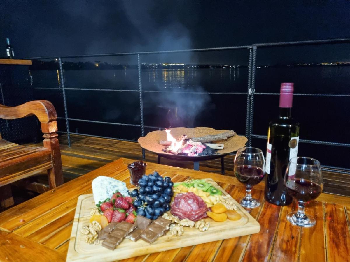 House Boat 