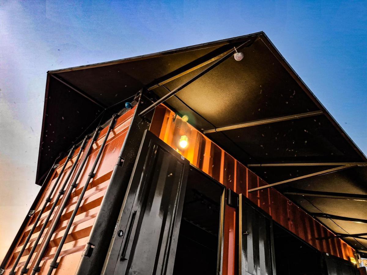 House Boat 